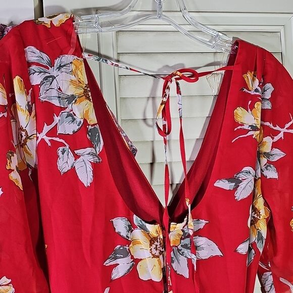 Romper Bundle Of 2 Florals Pink And Red Is Sheer But Fully Lined Size LARGE - Picture 3 of 13